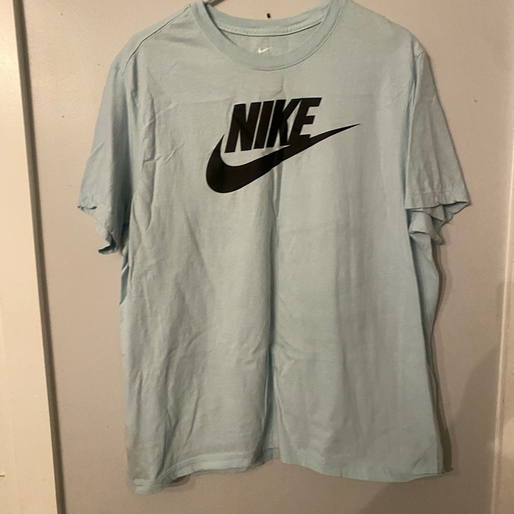 Nike Men's Light Blue T-Shirt